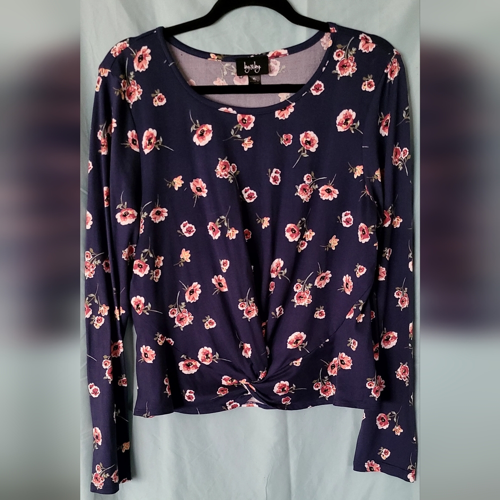 Juniors By & By XL Floral print, front knot, long sleeve shirt.